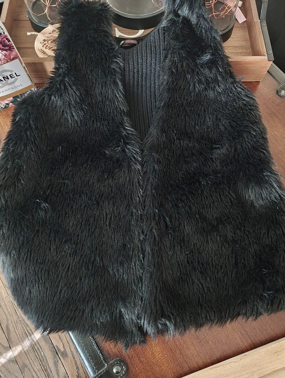 JJ Basics Plush Faux Fur Vest in Black